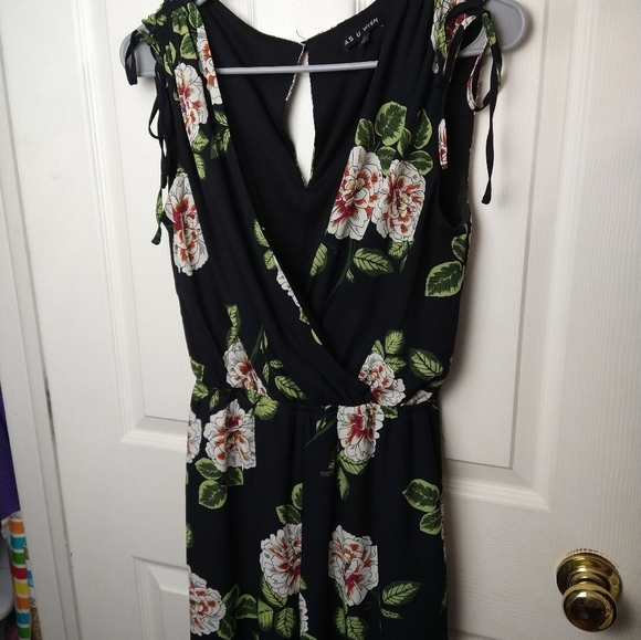 As U Wish Pants - As U Wish women's black tank top  cropped cross body front romper size S